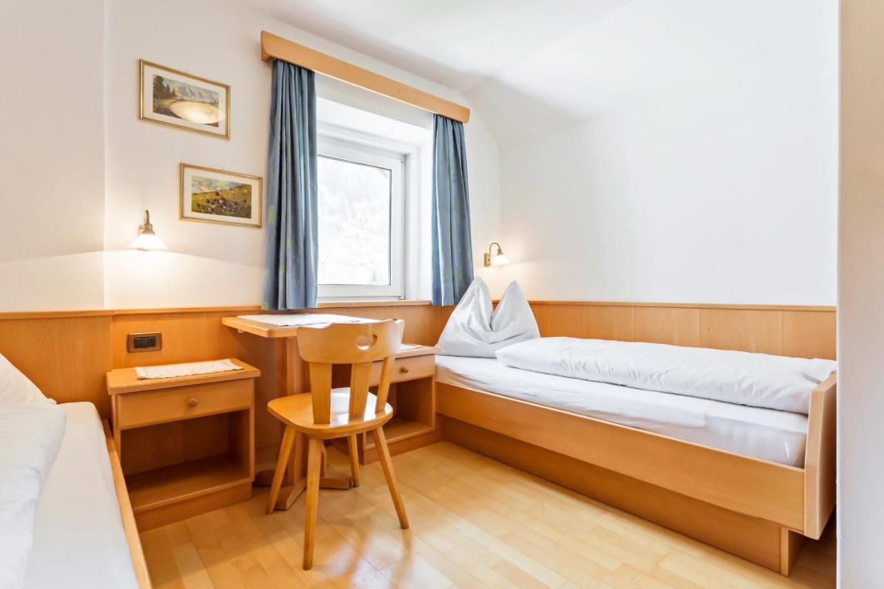 Villa Alpina Apartments Santa Cristina Val Gardena Extérieur photo