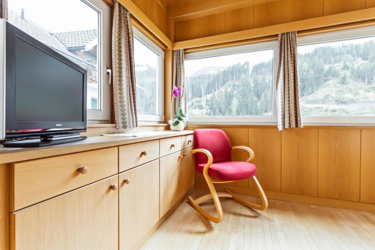 Villa Alpina Apartments Santa Cristina Val Gardena Extérieur photo