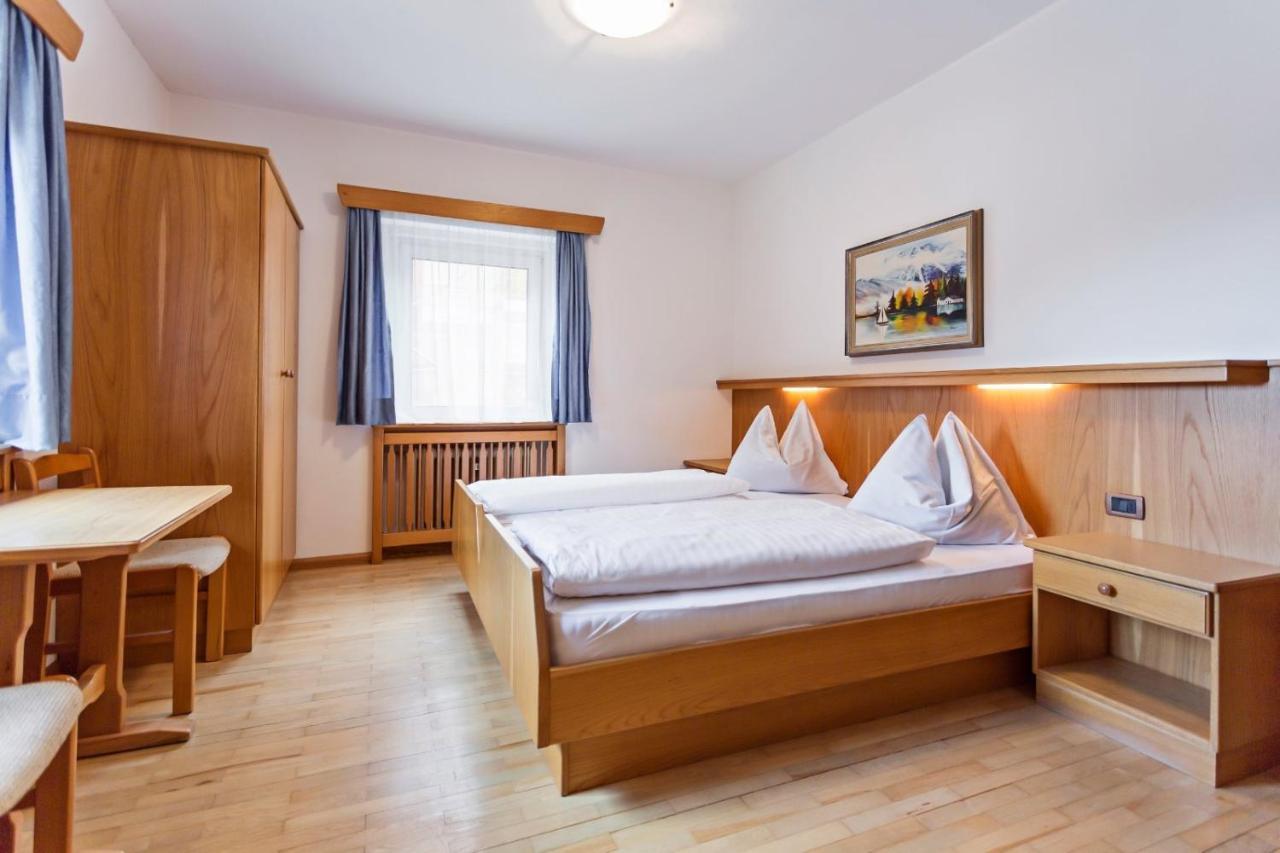 Villa Alpina Apartments Santa Cristina Val Gardena Extérieur photo